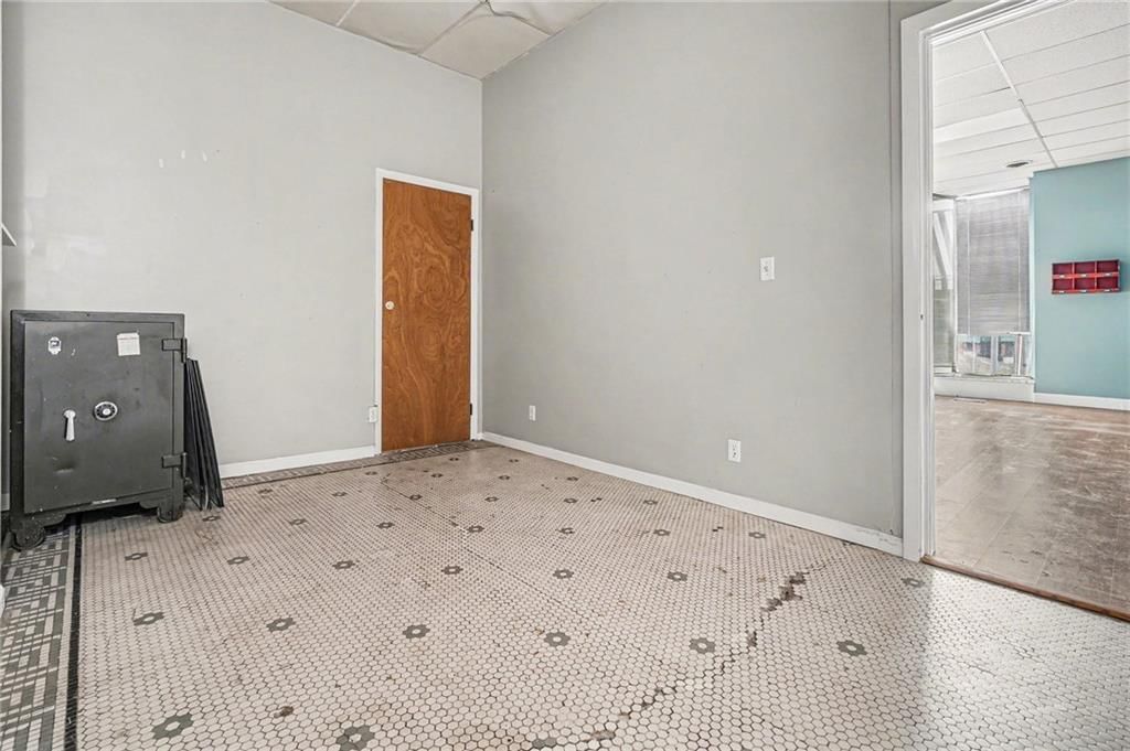 126 N 8th Street — photo 12