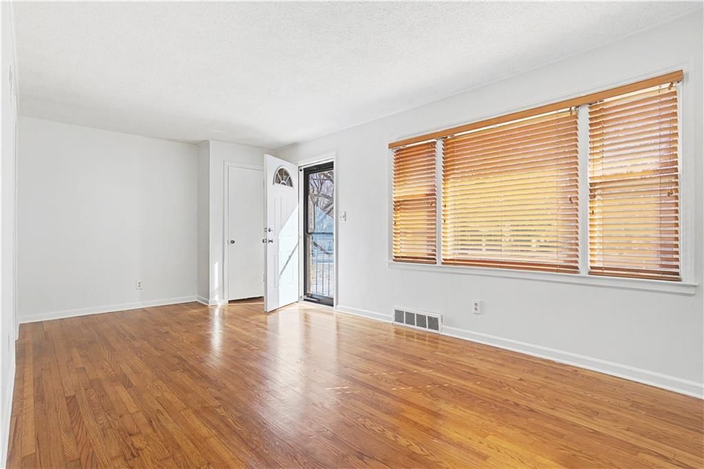 7120 Roe Avenue — photo 3