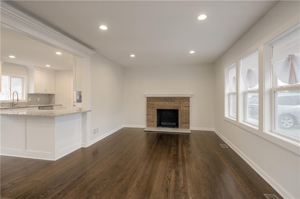 7332 Parallel Parkway — photo 2