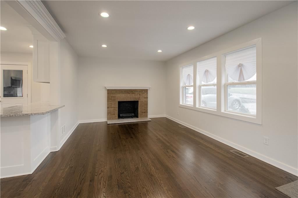 7332 Parallel Parkway — photo 3