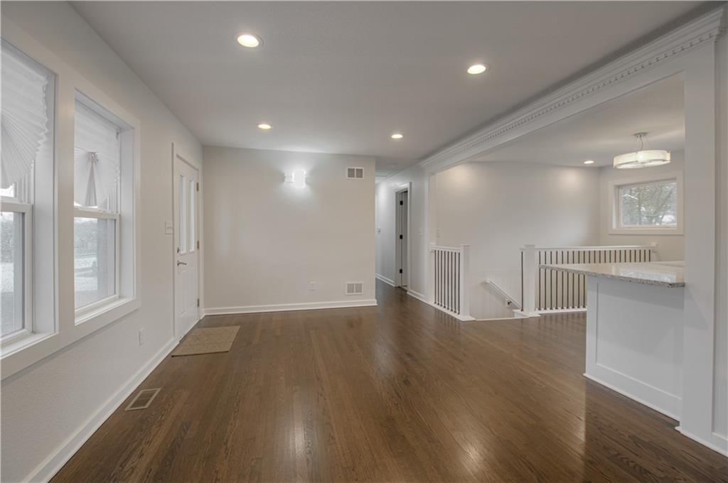 7332 Parallel Parkway — photo 4