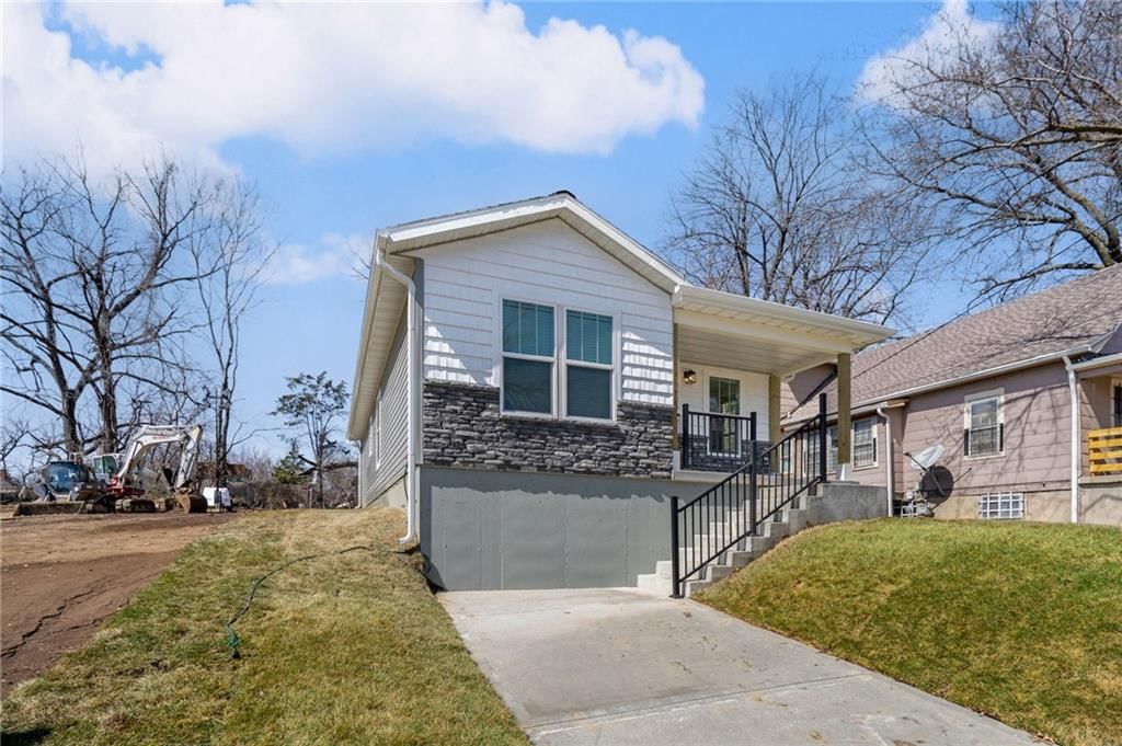 2726 N 21st Place — photo 2