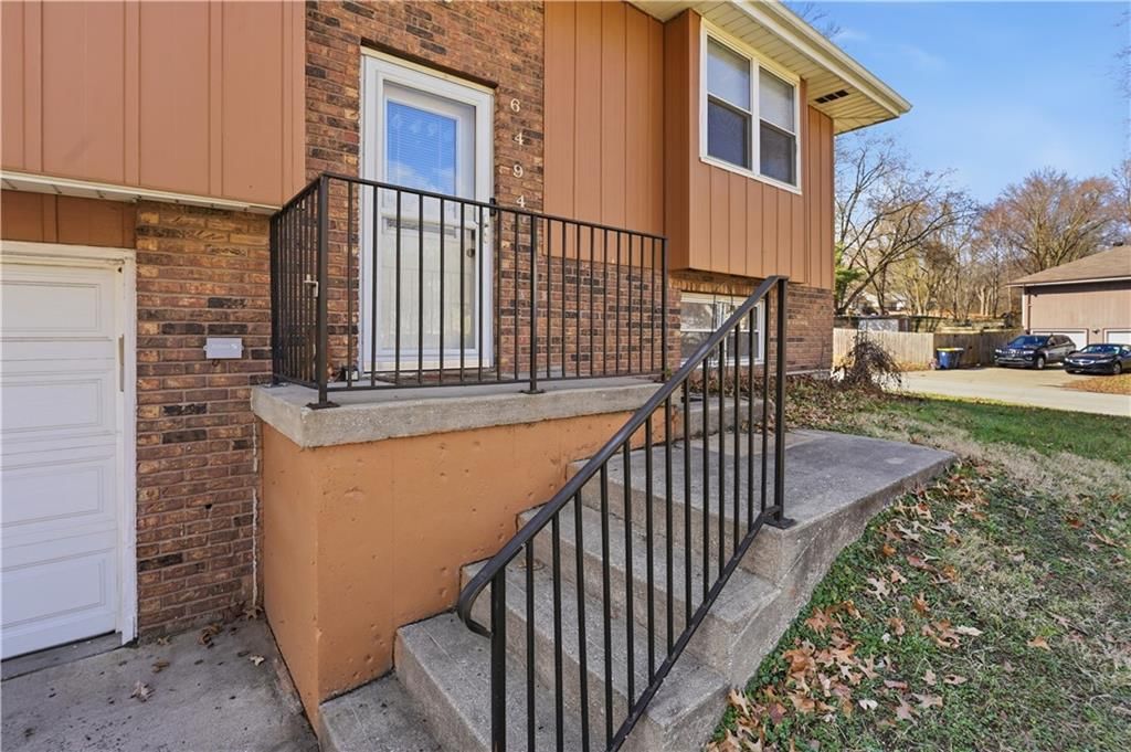 6494 Delta Avenue — photo 4