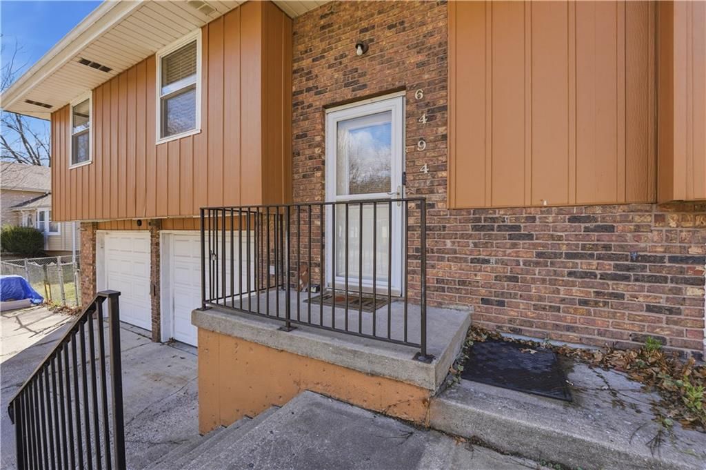 6494 Delta Avenue — photo 5