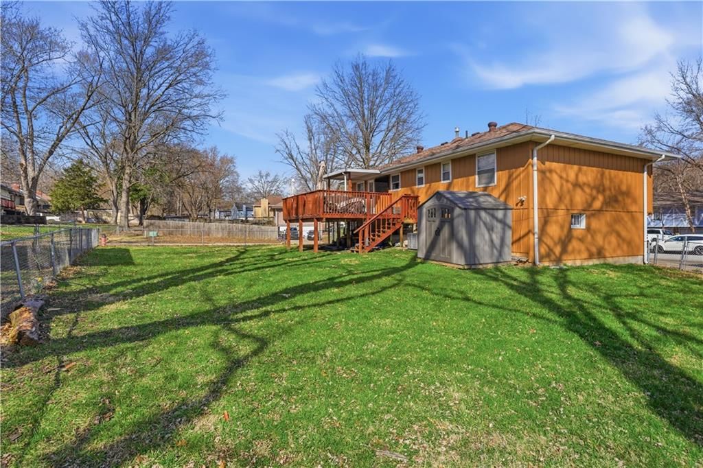 6494 Delta Avenue — photo 31