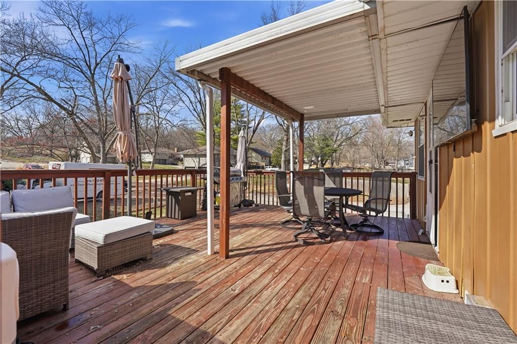 6494 Delta Avenue — photo 32