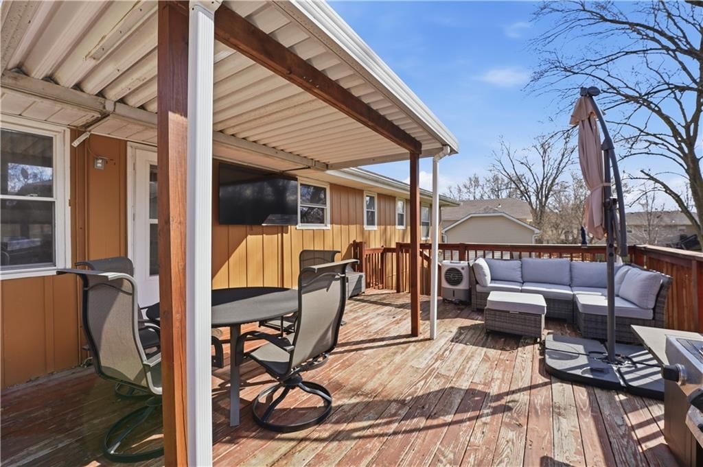 6494 Delta Avenue — photo 33