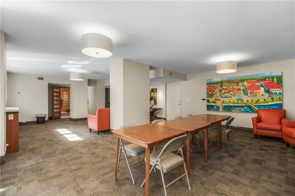 310 W 49th Street — photo 25