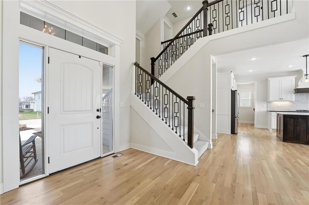 15305 W 172nd Place — photo 2