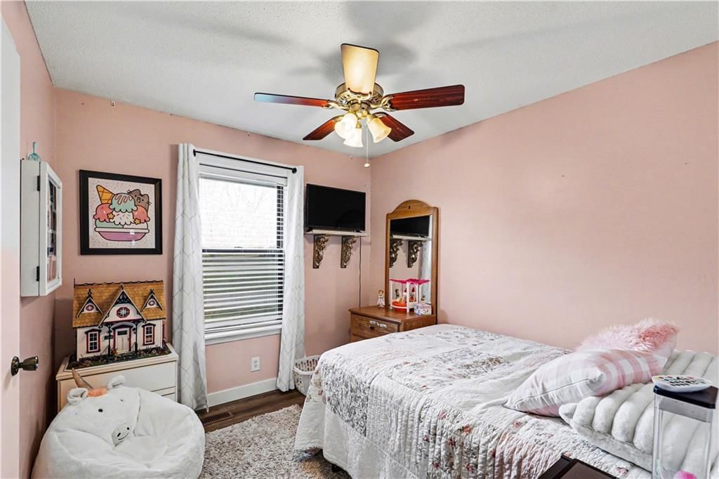 10425 N Baltimore Avenue — photo 18