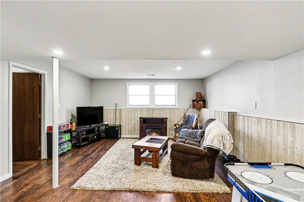 10425 N Baltimore Avenue — photo 21