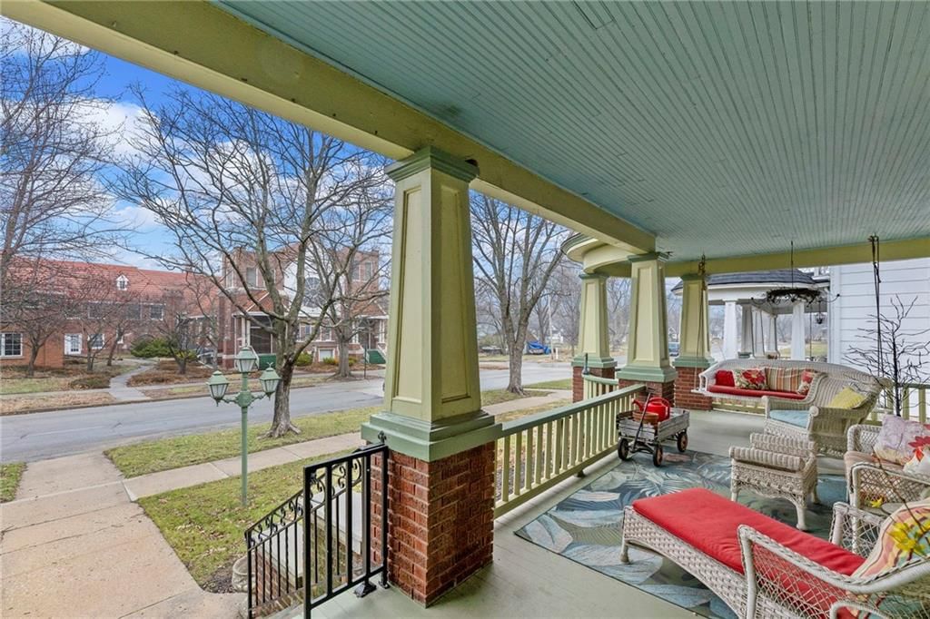 107 E Peoria Street — photo 5