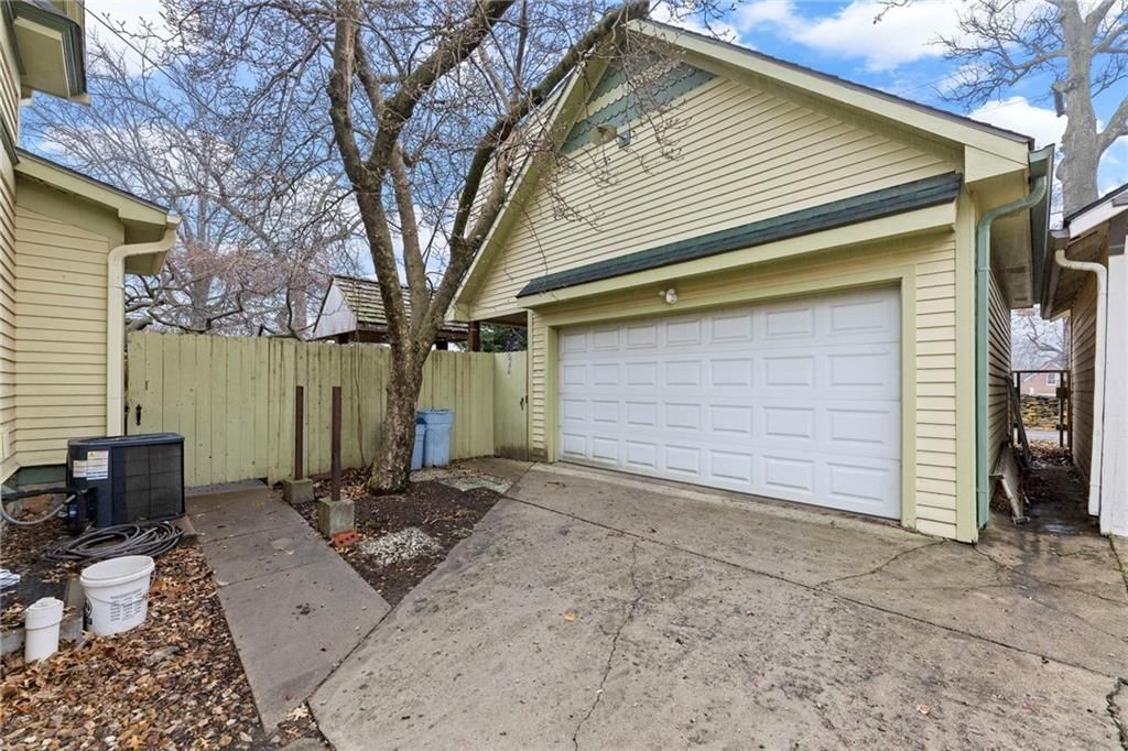 107 E Peoria Street — photo 6