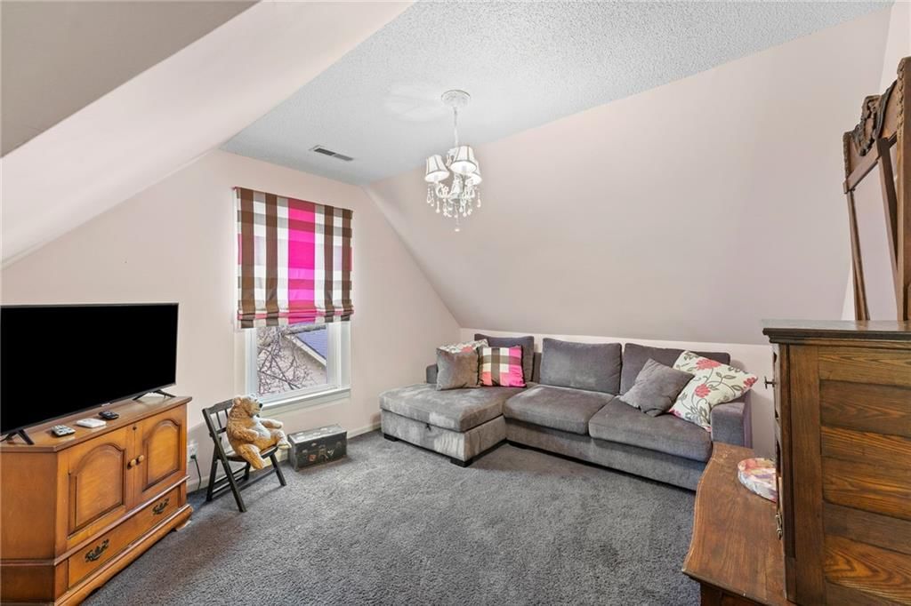 107 E Peoria Street — photo 33