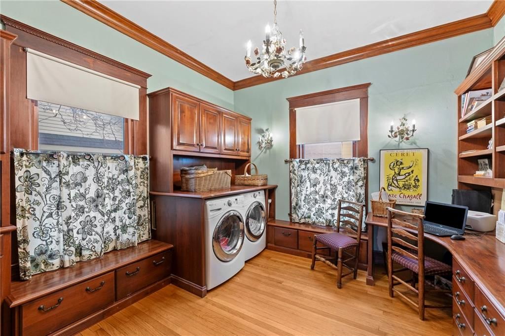 107 E Peoria Street — photo 39