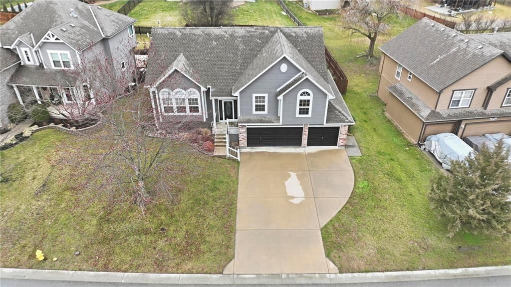 2328 SW River Spring Road — photo 2