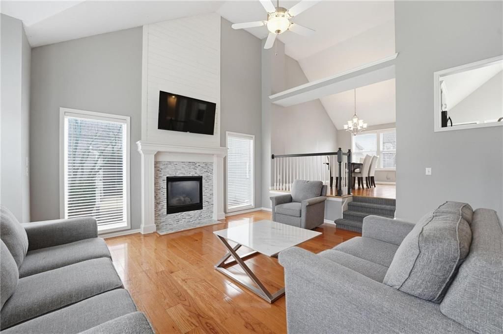 2328 SW River Spring Road — photo 4