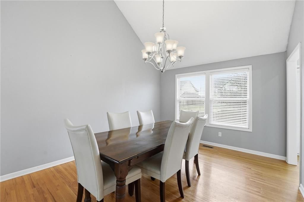 2328 SW River Spring Road — photo 8