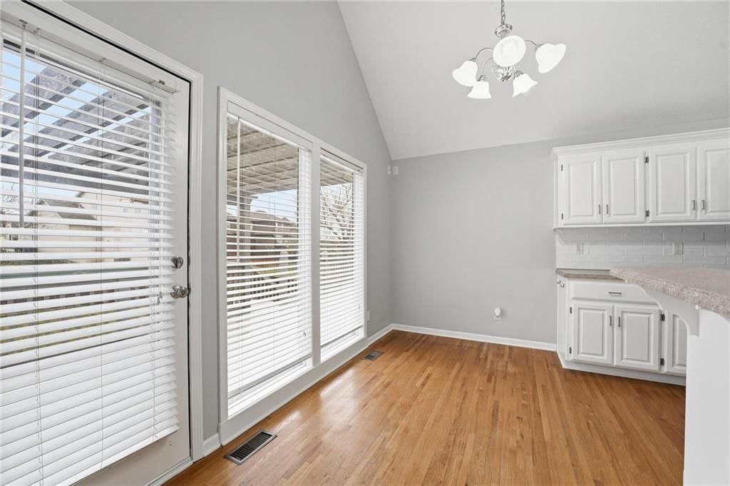 2328 SW River Spring Road — photo 10