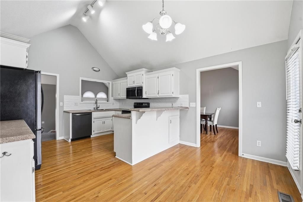 2328 SW River Spring Road — photo 11