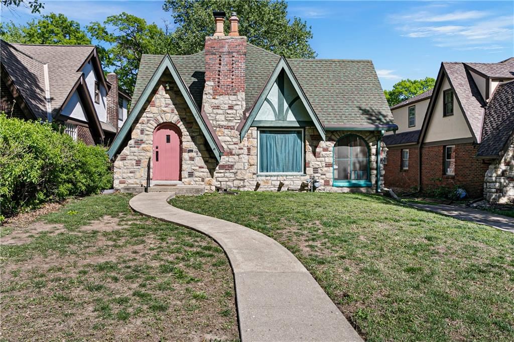 6811 Oak Street, Kansas City, MO