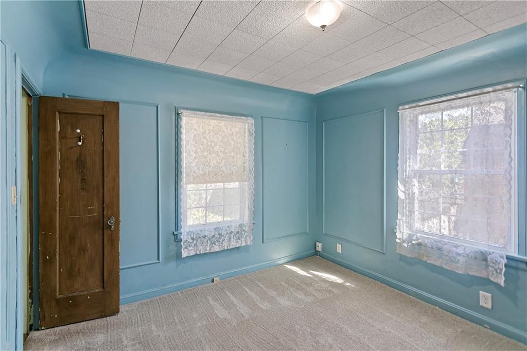 6811 Oak Street — photo 8