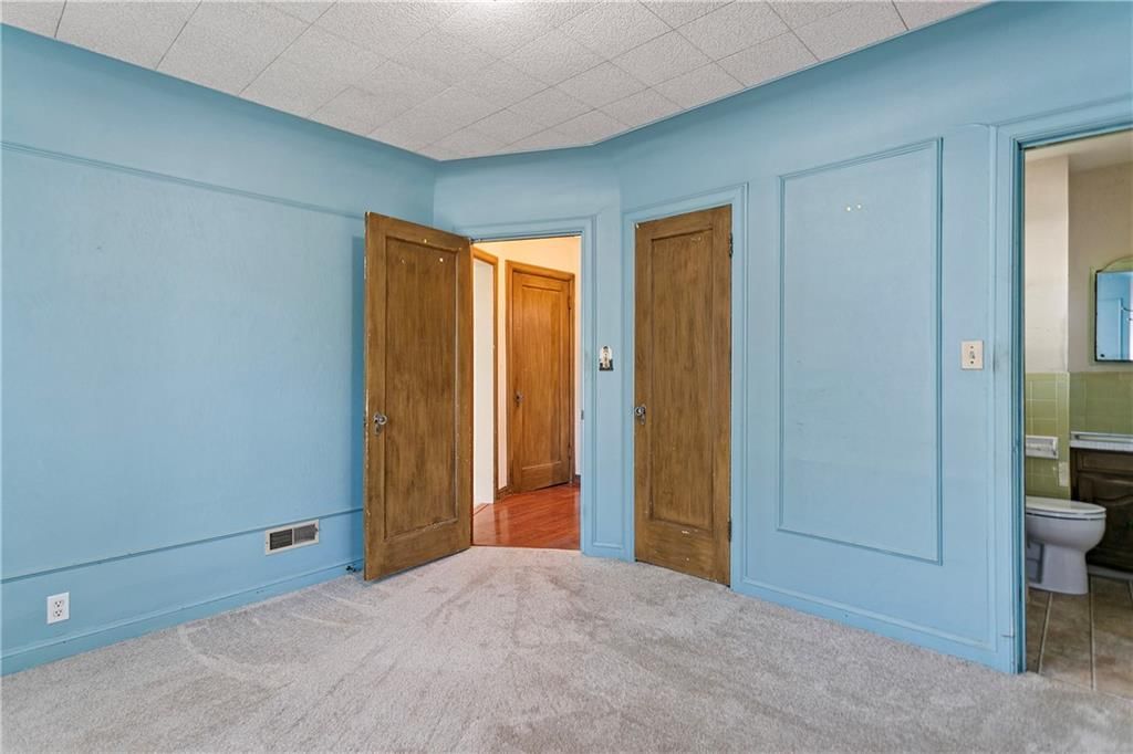 6811 Oak Street — photo 10