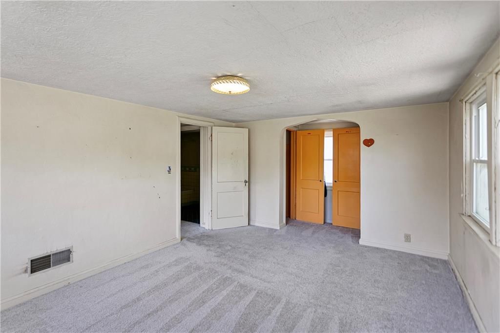 6811 Oak Street — photo 21