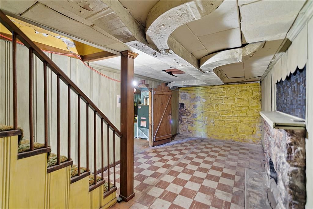 6811 Oak Street — photo 27