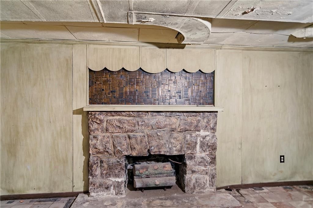 6811 Oak Street — photo 28