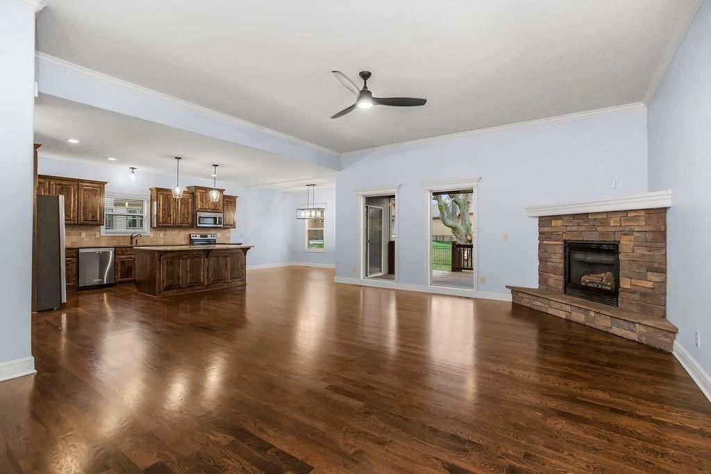 4552 NE PARK RIDGE Avenue — photo 2