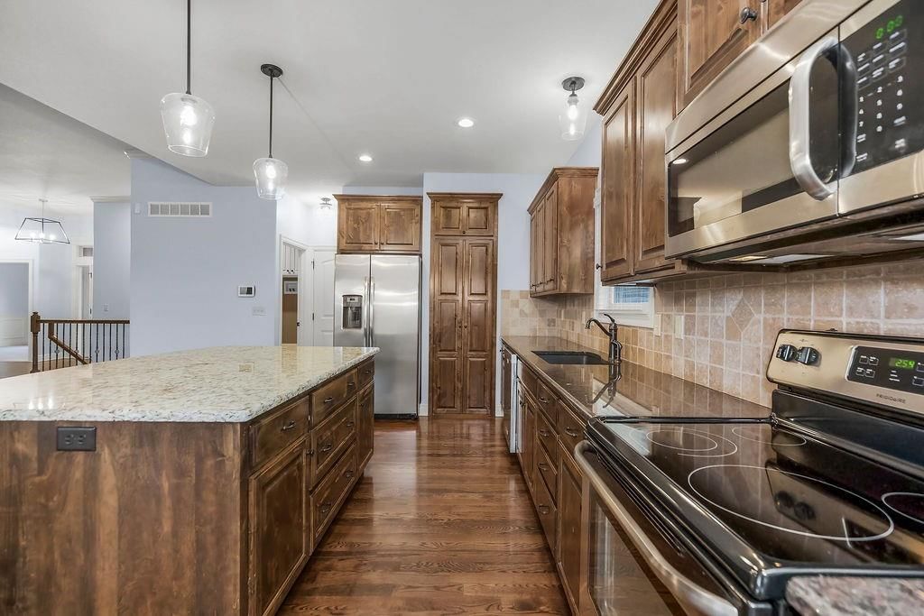 4552 NE PARK RIDGE Avenue — photo 9