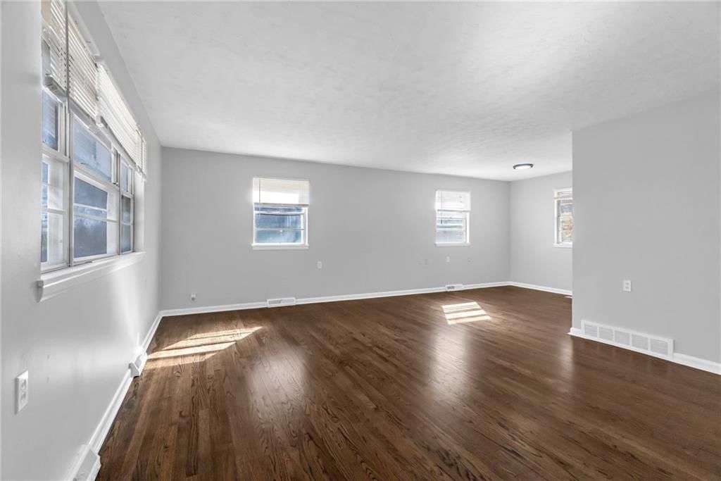 5700 NW Hutson Road — photo 4