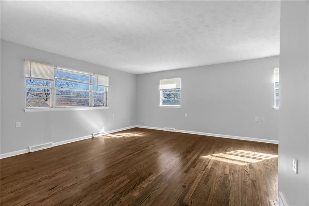 5700 NW Hutson Road — photo 7