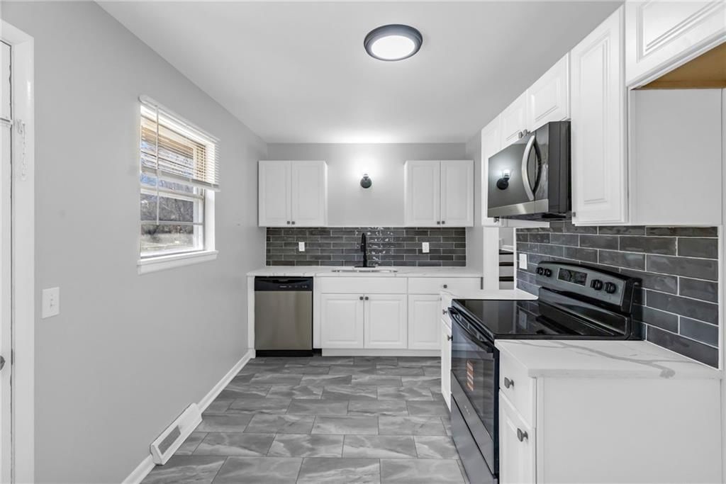 5700 NW Hutson Road — photo 10