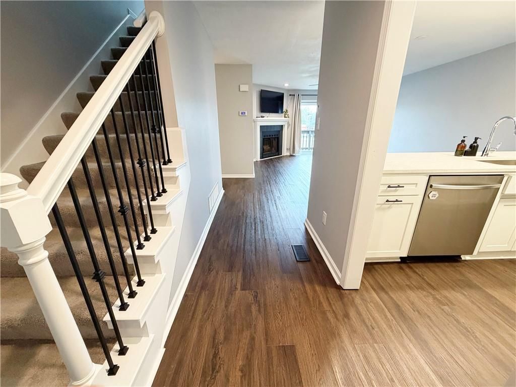 4986 W 60th Terrace — photo 2