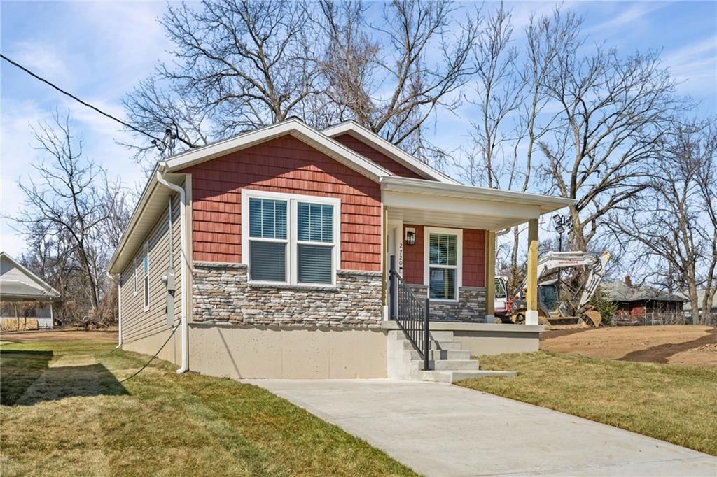 2720 N 21st Place — photo 2
