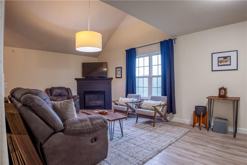 1532B Legend Trail Drive — photo 4