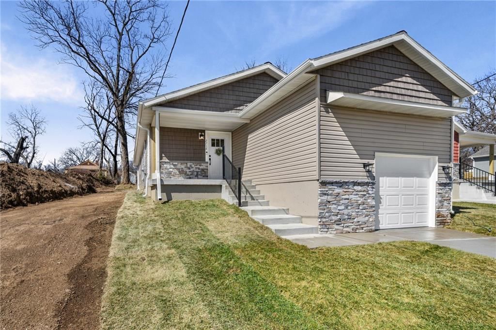 2718 N 21st Place — photo 3