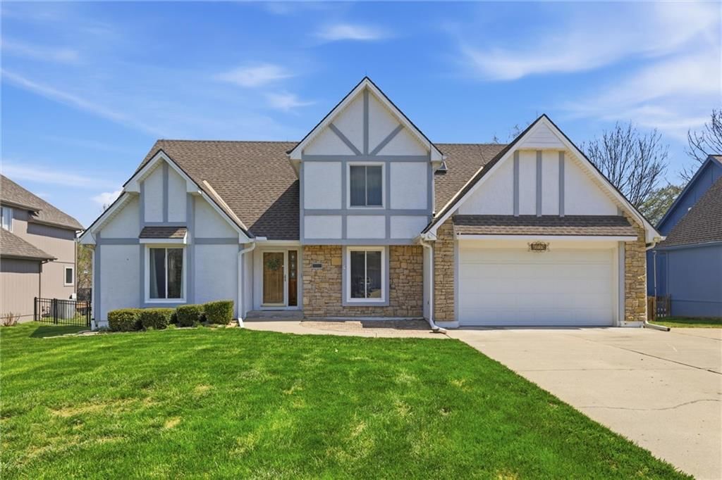 5115 SW Pelican Point, Lee's Summit, MO