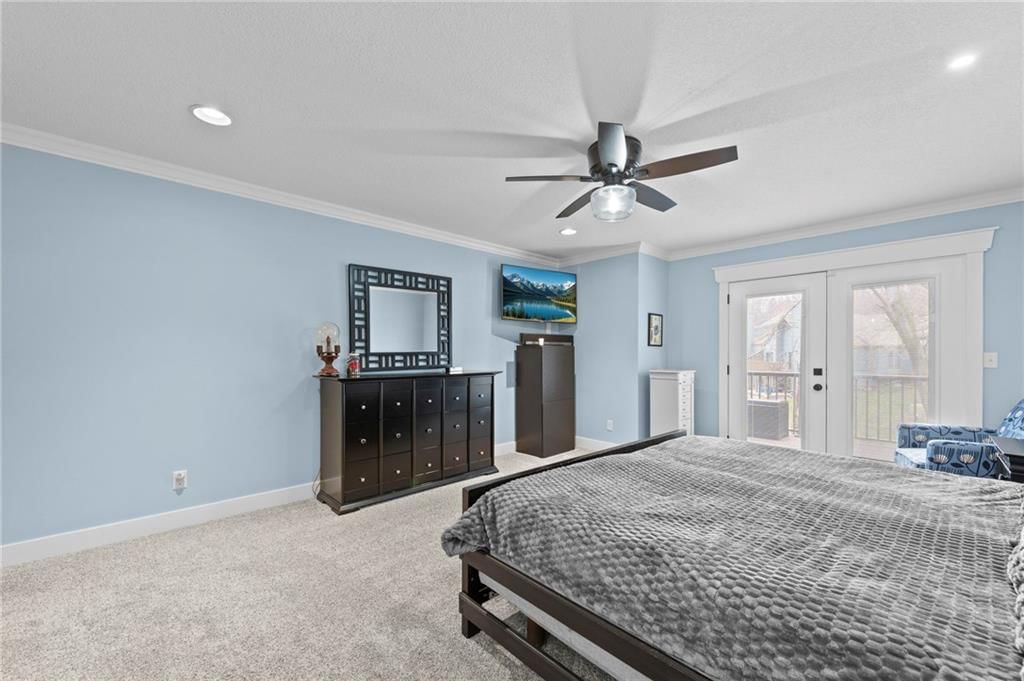 318 Lakeside Drive — photo 14