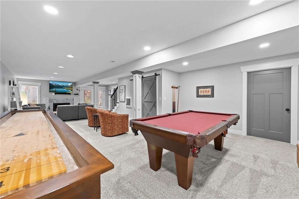 318 Lakeside Drive — photo 27