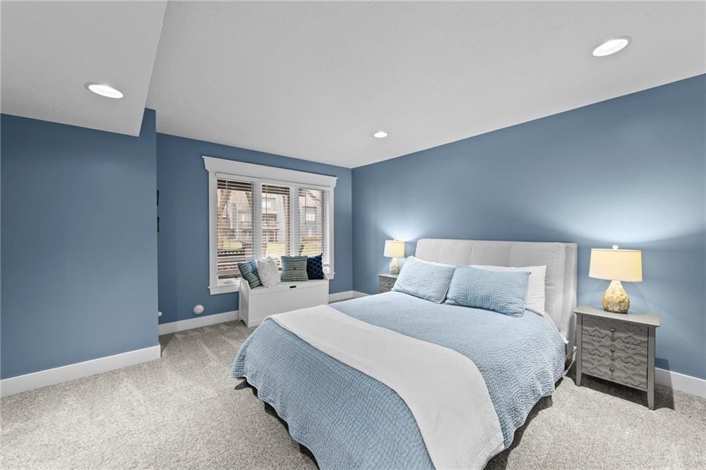 318 Lakeside Drive — photo 30