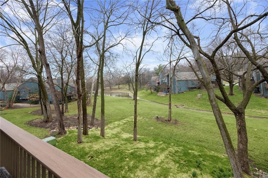 318 Lakeside Drive — photo 37