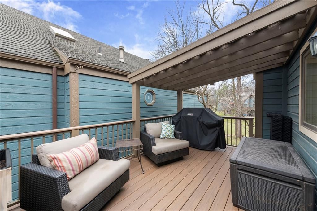 318 Lakeside Drive — photo 38