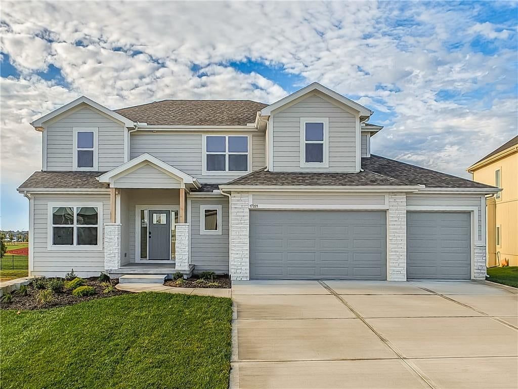 17221 W 164th Terrace, Olathe, KS