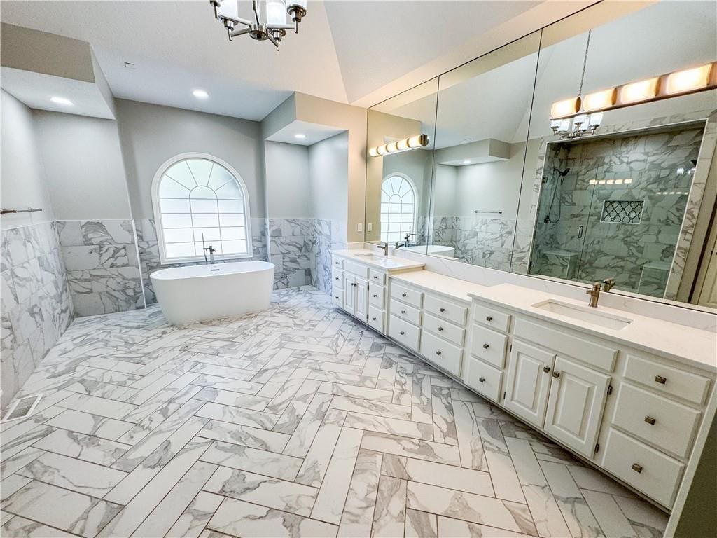 613 NE Persimmons Circle — photo 12