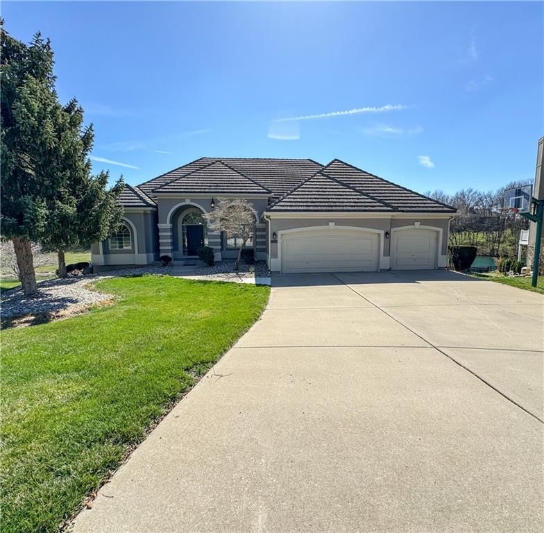 613 NE Persimmons Circle — photo 40