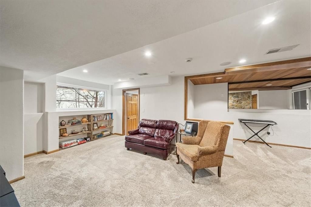 4710 Monrovia Street — photo 27