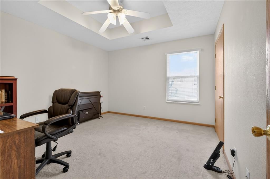 610 W Ashland Street — photo 21